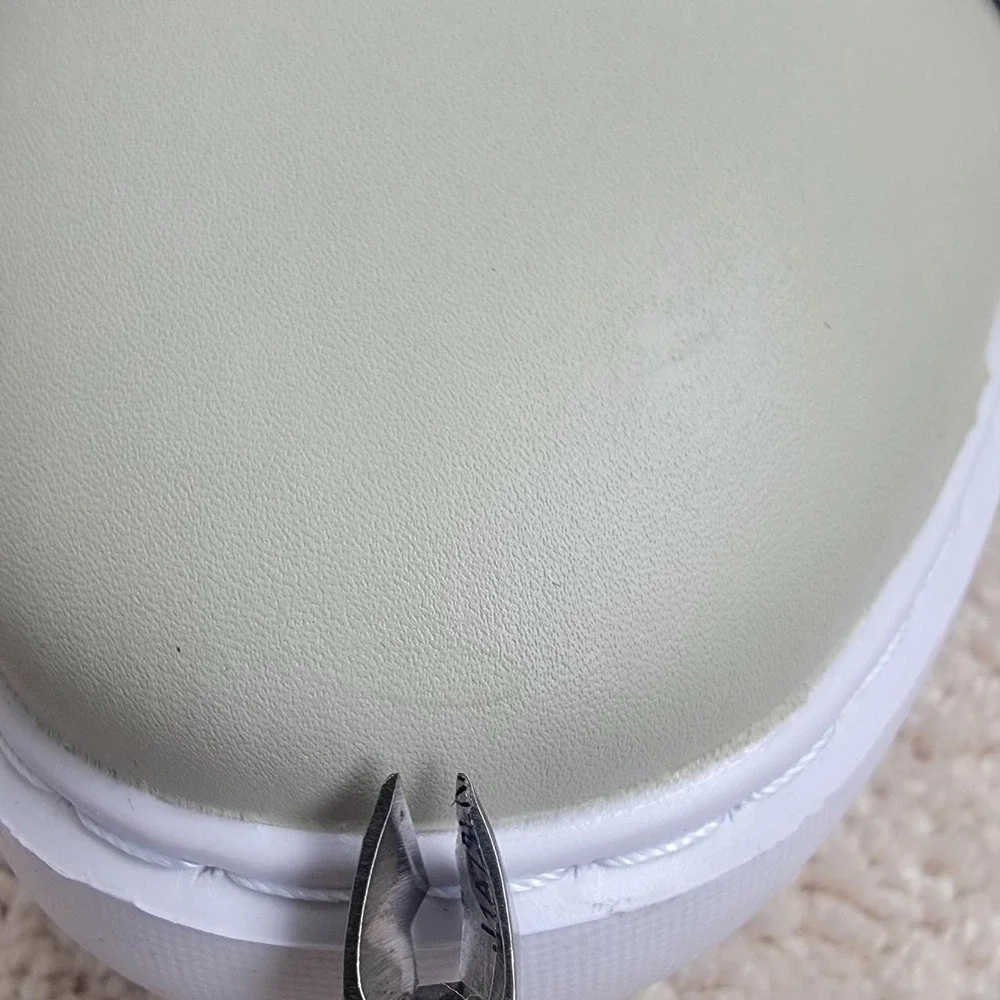 karl lagerfeld paris sneakers size 11 🤍 black / cream‎ minimalist low top